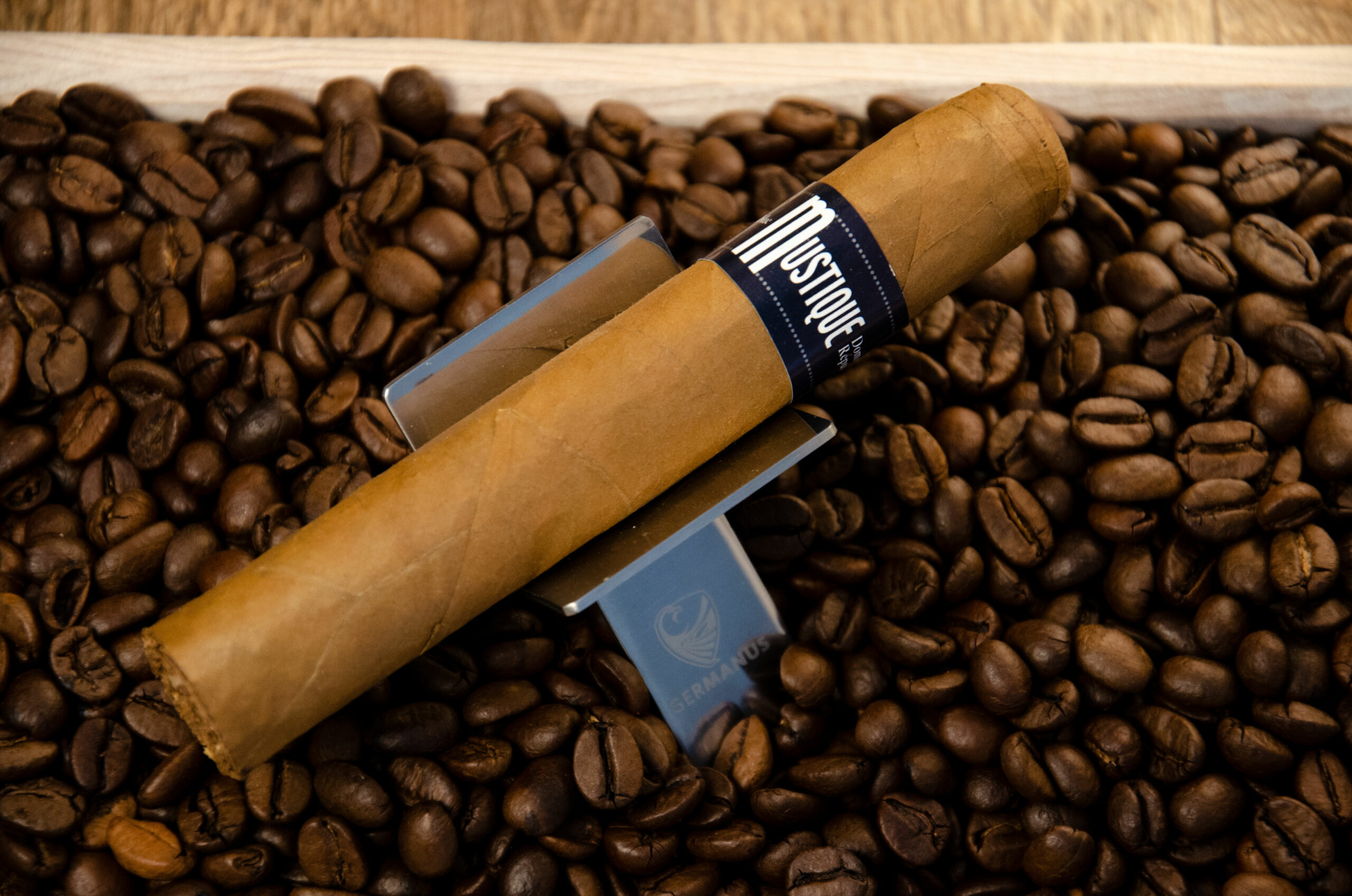 Mustique BLUE Robusto