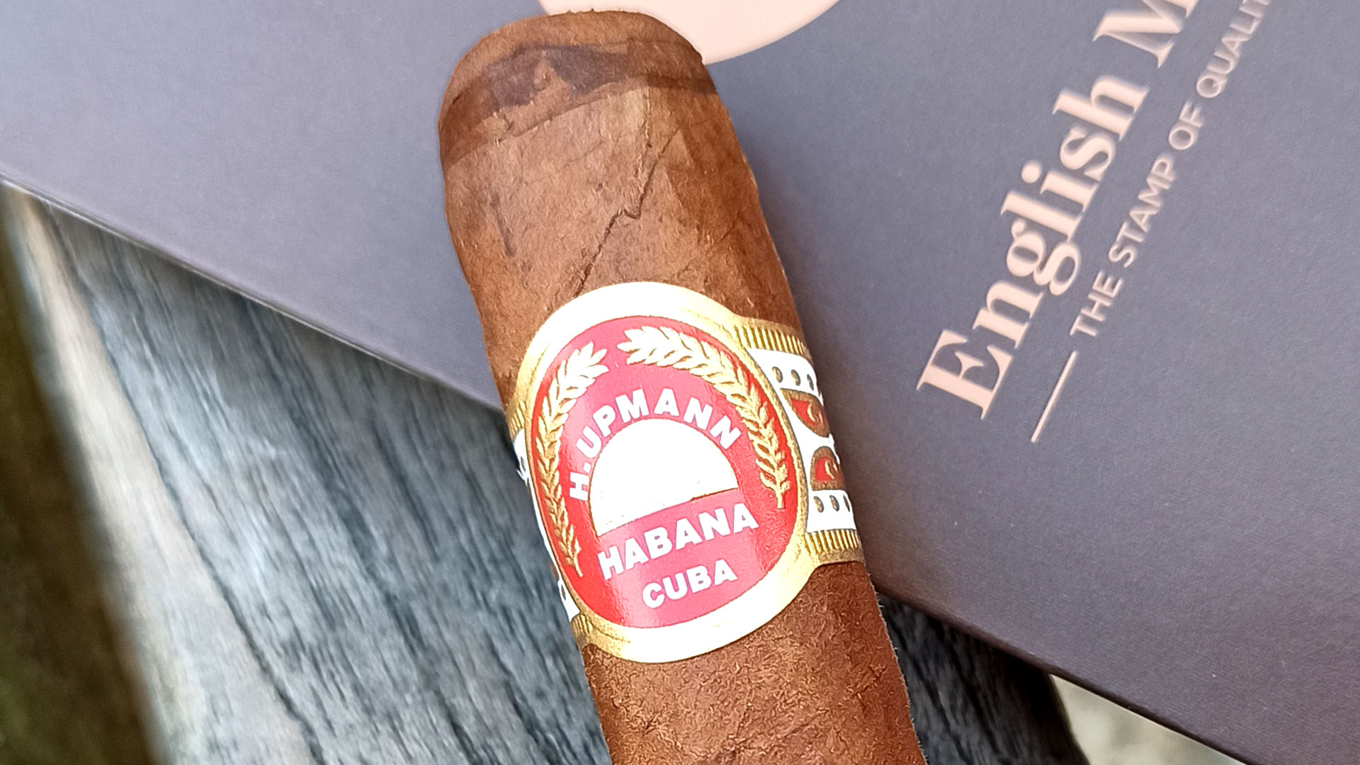 H. Upmann Half Corona Review