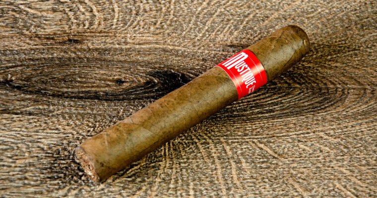 Mustique Red Robusto Review