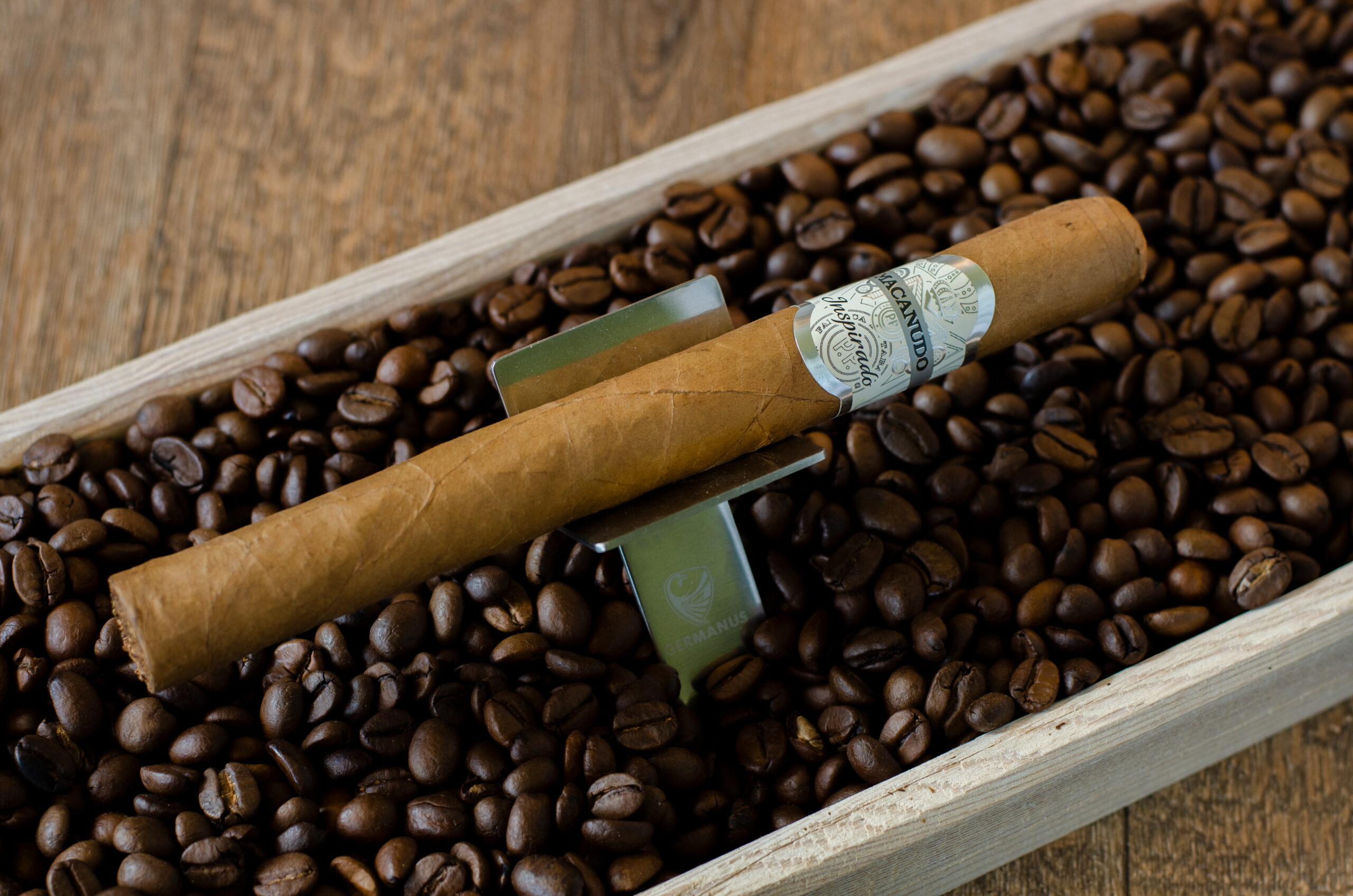 Macanudo Inspirado WHITE Toro