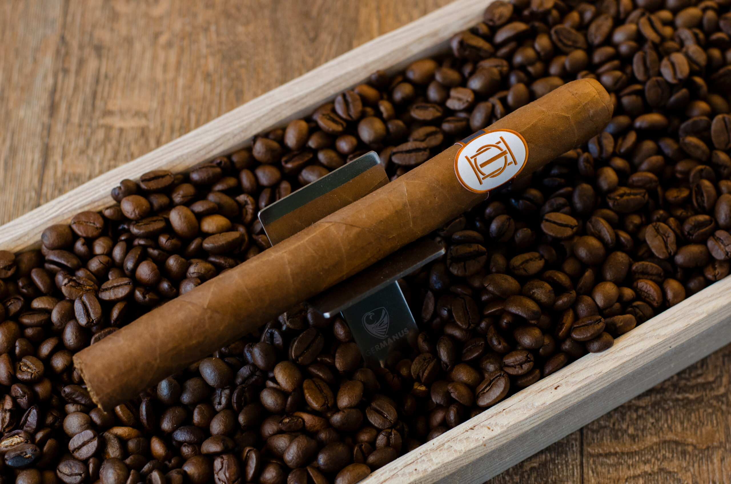 Laura Chavin Classic No. 66 (Churchill)