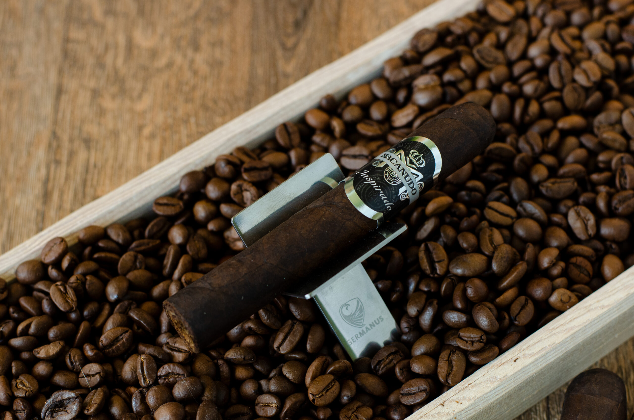 Macanudo Inspirado Black Robusto