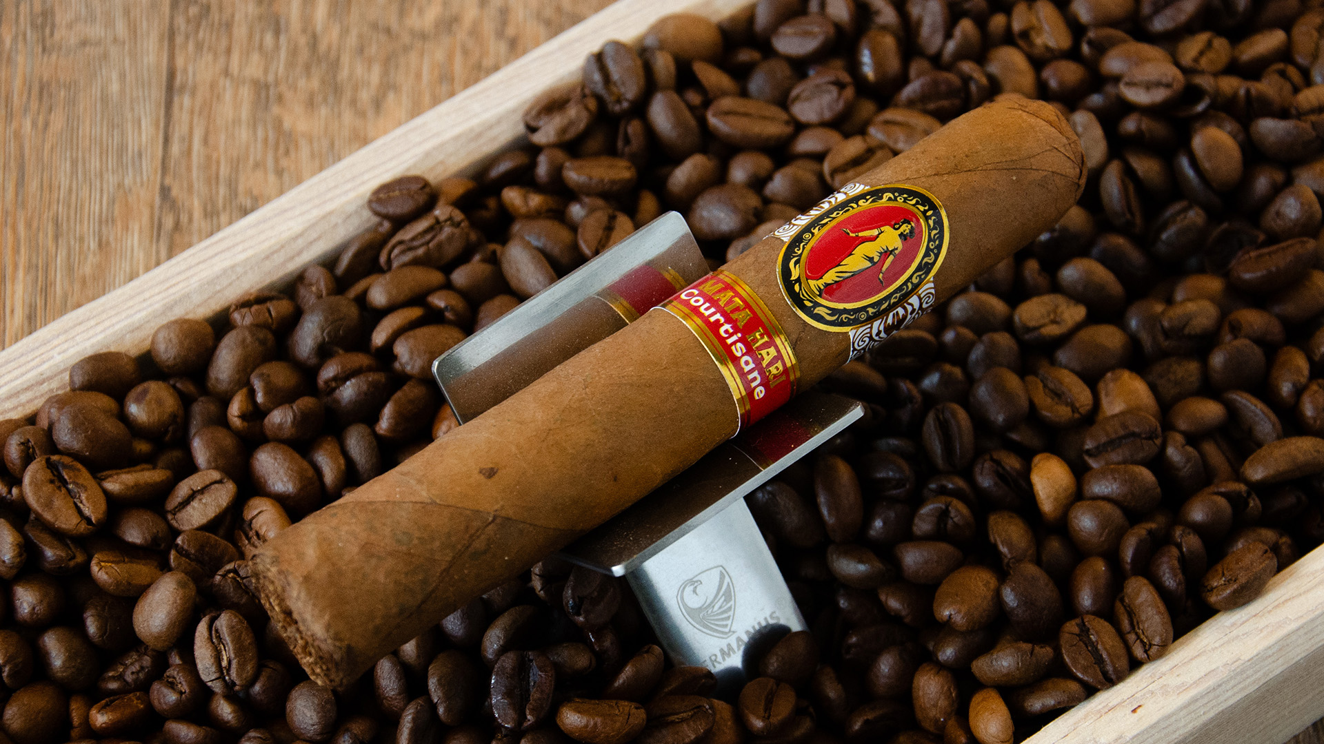 Mata Hari Courtisane